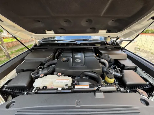 Toyota Land Cruiser 3.5 V6 Zx L300