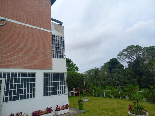 Townhouse En Venta, Ubicado En Planta Baja - Urb. Guardacaminos Ii- El Picacho. San Antonio De Los Altos