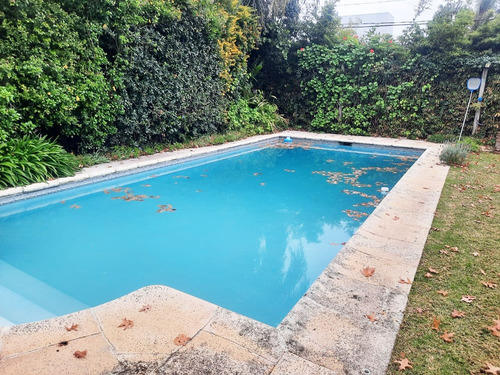 Ubicado En El Exclusivo Barrio Cerrado La Arboleda De Don Torcuato. Lindisima Casa Con 4 Dormitorios. Gran Lote De 920m2. Pileta. Muy Buen Estado.