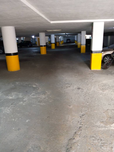 Vende Centro Comercial Avenida Bolivar De Valencia