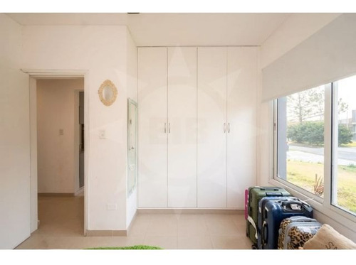 Casa En Venta, 4 Dormitorios, Aires Del Llano