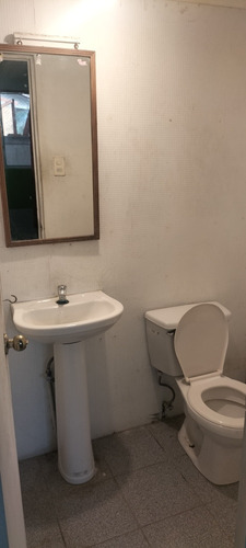 Casa 2 Dormitorios Y Un Baño , Pareo Simple , Entrada Auto