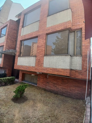 Apartamento En Arriendo En Bogotá Santa Barbara-usaquén. Cod 111917