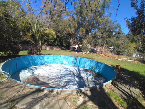 Terreno En Venta Con Mejoras En La Lonja, Pilar.