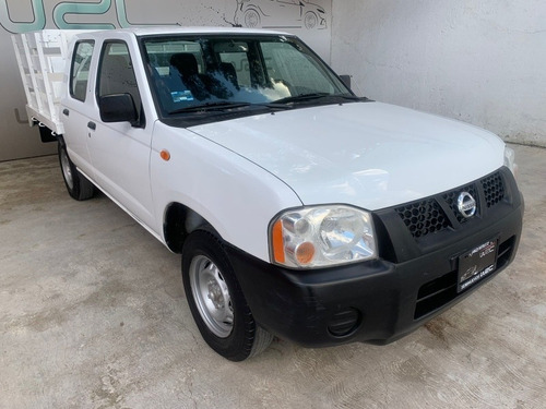 Imagen 2 de 15 de Nissan Np300 Doble Cabina Estacas