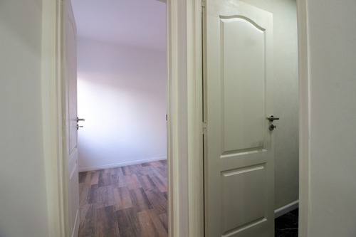 Venta Departamento Tipo Casa De Tres Ambientes En Bernal