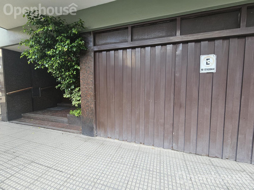 Departamento En Venta Dos Ambientes Con Cochera Cubierta/ Parque Patricios