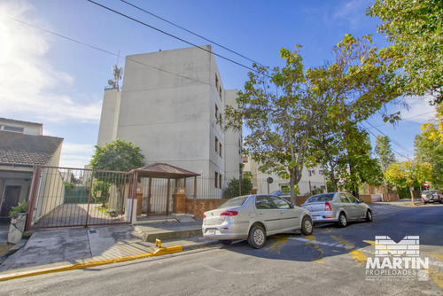 Departamento 3 Ambientes Al Frente Con Balcon Y Cochera