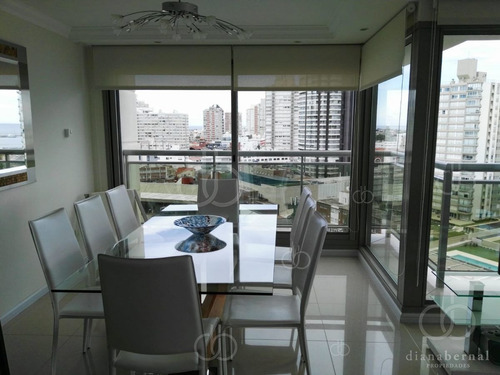 Imagen 10 de 21 de Apartamento Vista Al Mar, 2 Dormitorios En Edificio De Lujo