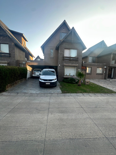 Casa En Condominio De Las Vizcachas, Seguridad Exclusiva!