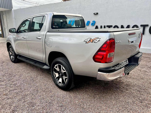 Imagen 3 de 11 de Toyota Hilux 2020 2.8 Cd Srx 177cv 4x4 At
