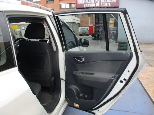 Renault Koleos DYNAMIQUE 4X4 2500CC MT AA