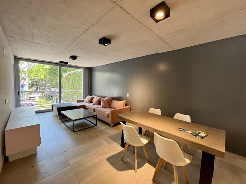 Impecable Semipiso Con Terraza Y Piscina Sobre Av. Libertador En Martinez.