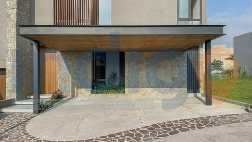 Casa Nueva En Venta En Altozano