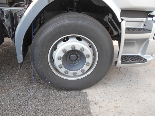 Imagem 14 de 25 de Volvo Vm 260 2010 Roll-on Roll-off