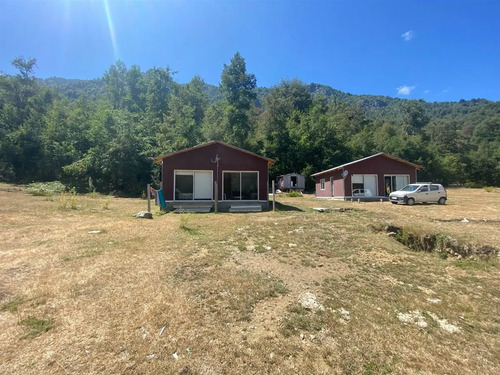 Parcela En Venta De 5000 M2 Con Dos Casas Nuevas