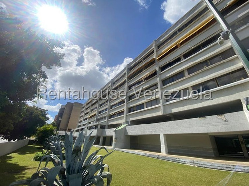 Los Samanes, Calle Cerrada. Vigilancia 24/7 !! Venta Apartamento 135 M2, 3 Hab. + S, 3 Baños + S, 2pe, Cocina Y Baños Actualizados. Edificio Con Excelente Mantenimiento Y Bellas Areas Sociales !!