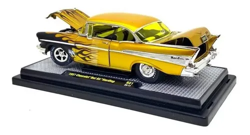 Carro Chevrolet Bel Air Hardtop 1957 Moon 1:24 M2 Machines