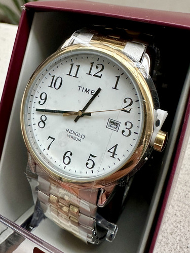 Reloj Hombre Timex Con Luz Fechador 38 Mm Tw2v401006p Correa Plateado/Dorado Bisel Dorado Fondo Blanco