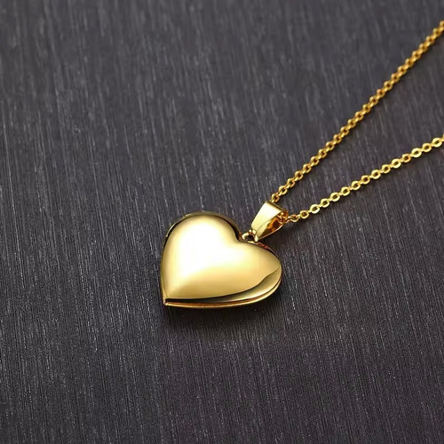 Collar Dije Corazon Medallon Ligero Acero Inoxidable Charm P Dorado