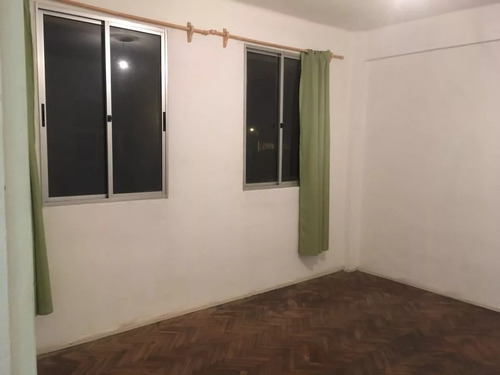 Alquilo Apartamento De 1 Dormitorio En La Comercial