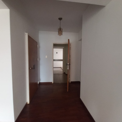 Imagen 7 de 15 de Linda Santos Alquila Apartamento De 300m2 En Altos Del Parral Con Planta 100%. 0414 4150107