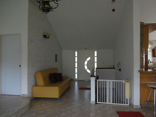 Imagen 5 de 16 de Vendo Casa 210mts2 5h/3b/3pe Club De Campo 7024