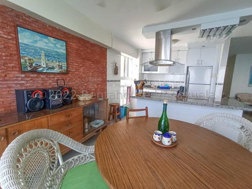 Apartamento En Venta Macuto #23-10062 Johana Blanco