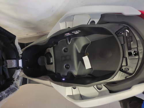 Xmax 250 Connected 2025