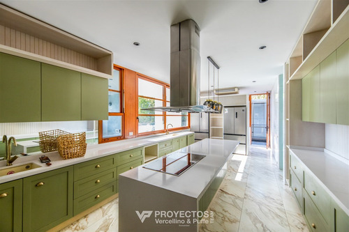 Espectacular Casa En Lo Curro Venta De 6 Dorm. En Vitacura