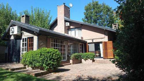 C.c. Los Cardales 4 Dorm. (2 Suits)250 M² Cub. Sobre 1 Lote, A Mts D La Entrada.