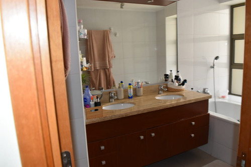 Departamento En Excelentes Condiciones Las Condes