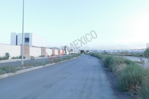 Terrenos En Venta En Área De Senderos, Campiñas De Iberia, Cerrada No7 Lotes 22 (400m2) Y 47...
