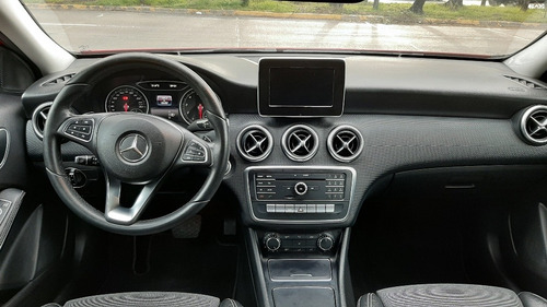 Imagen 7 de 11 de Mercedes-benz Clase A 2018 1.6 200 Cgi Style Mt