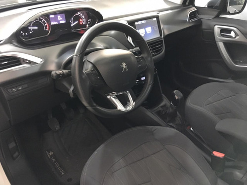 Peugeot 208 - Modelo Griffe - 1.6 - Ano 2015