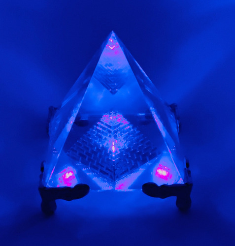 Piramide Vidrio / Cristal Grande Con Luz Mini Base Egipto 