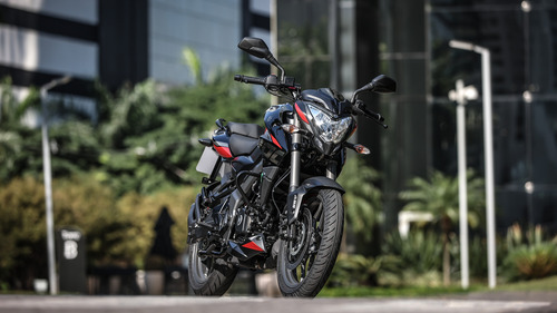 #005 - Bajaj Dominar 200cc - 0km - Yamaha Lander