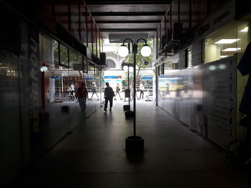 Local Comercial En Plaza Independencia, Excelente Ubicación!