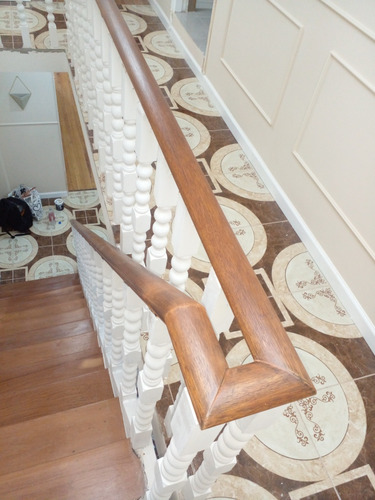 Pasamanos De Madera Y Hierro