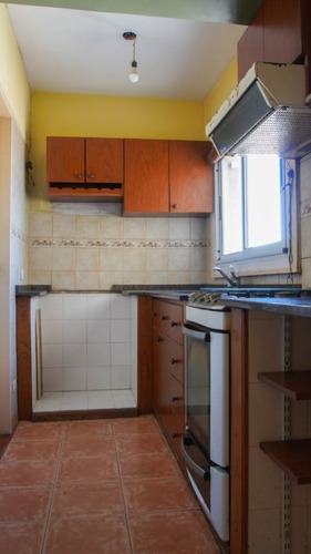 Imagen 3 de 14 de Departamento En Venta De 3 Ambientes Al Frente - Lanús Oeste
