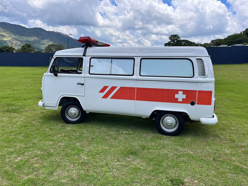Volkswagen Kombi 1.4 Total Flex 3p