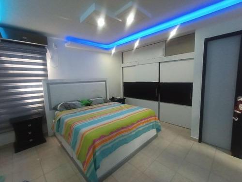 Town House En Conjunto Residencial Villa Florencia 2, Tazajal, Naguanagua. Foth- 426 Fg