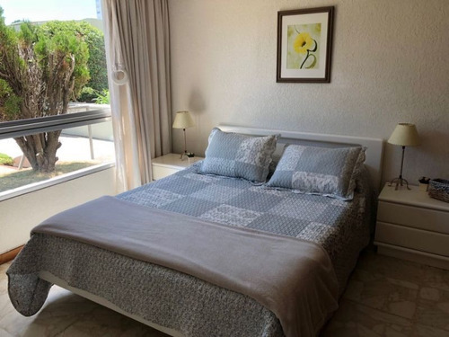 Venta De Apartamento 3 Dormitorios En Playa Mansa