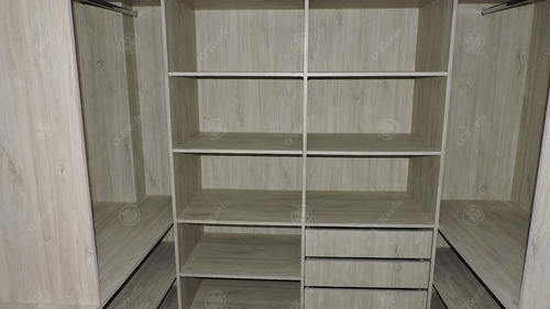 Imagen 18 de 30 de Casa En Venta De Estilo Neo Clasico, Detalles De Categoria! En Greenville.