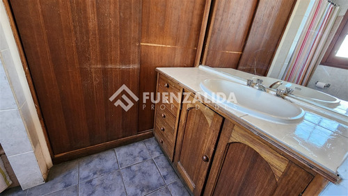 Casa En Venta De 5 Dorm. En Ñuñoa