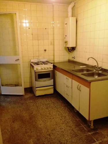 Dño Av. Mosconi Amplio 2amb Exp. $800 Pb B - Recien Pintado
