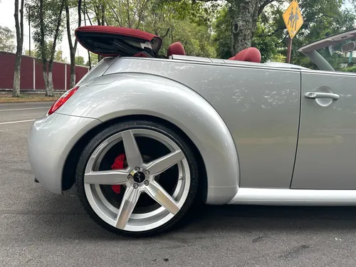 Volkswagen Beetle 2.0 Cabrio Turbo 5vel Piel Mt
