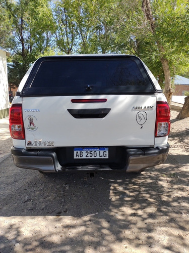 Imagen 13 de 14 de Toyota Hilux 2017 2.4 Cd Dx 150cv 4x2