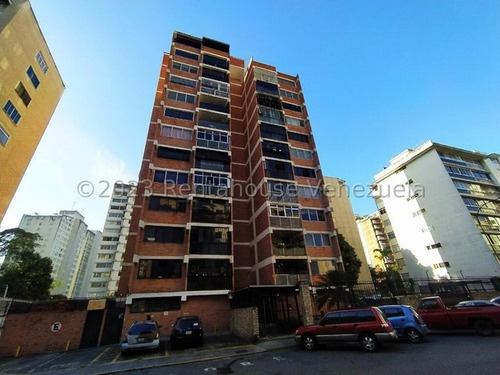 Alicia Velasco Rah Vende Apartamento 139 M2 En Los Palos Grandes Con Vista Al Avila Para Actualizar 139