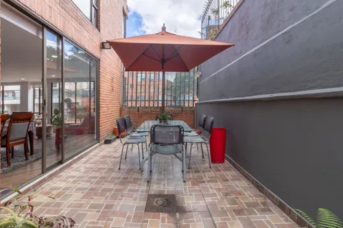 Apartamento En Venta En Chicó Navarra. Cod V11913